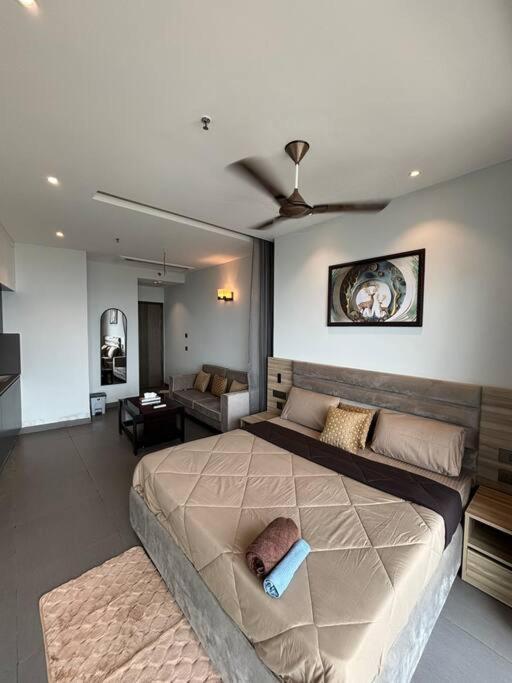 Countryside Luxury Suites - Supernova Noida Нью-Дели Экстерьер фото